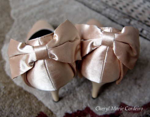 Silk satin gold shoes with bows