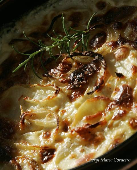 Potato gratin without pre-cooking potatoes and onions