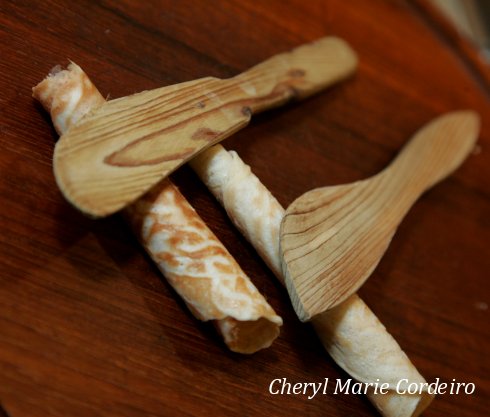 Wooden butter knives to help shape the Love Letters.