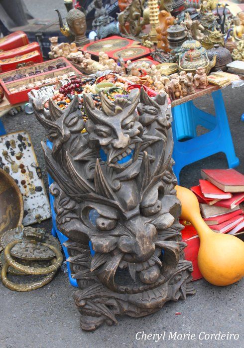 Wall decoration, Yuyuan, Shanghai 2011.