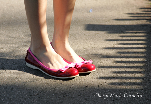 Marc Jacobs red patent leather shoes with pink bow