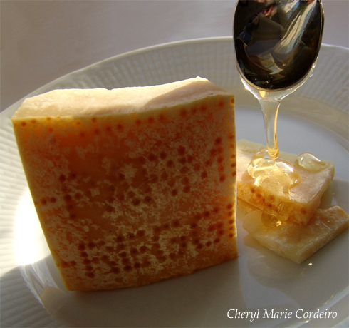 Parmigiano reggiano with honey