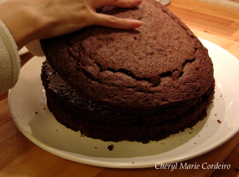 Layering chocolate cake