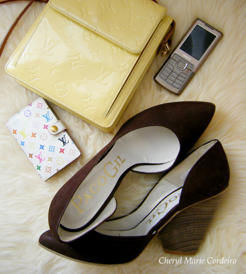 Paco GIl suede wedge heels, Louis Vuitton Vernis Mott, Louis Vuitton Multicolore, Nokia