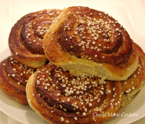 Kanelbullar, goes well with a tall glass of milk