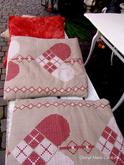 Stitched cusion covers in heart motif, Haga Christmas 2009
