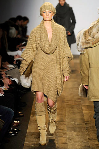 Michael Kors Fal 2010, large, easy, textured knits.