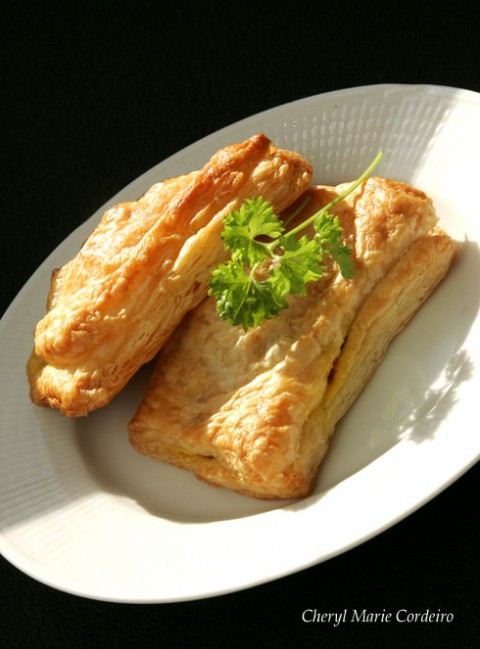 Curry puffs made with puff pastry 2, Singapore style.