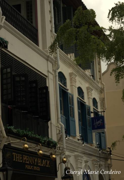 Boat Quay Singapore, pub facades.