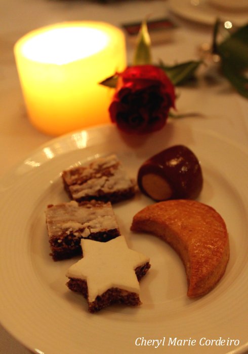 Swedish gingerbread cakes and cookies at Goodwood Park Hotel