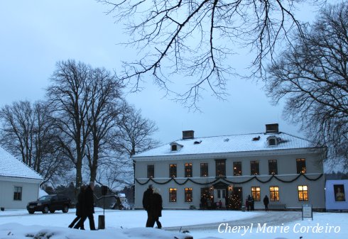 Råda Säteri by evening.