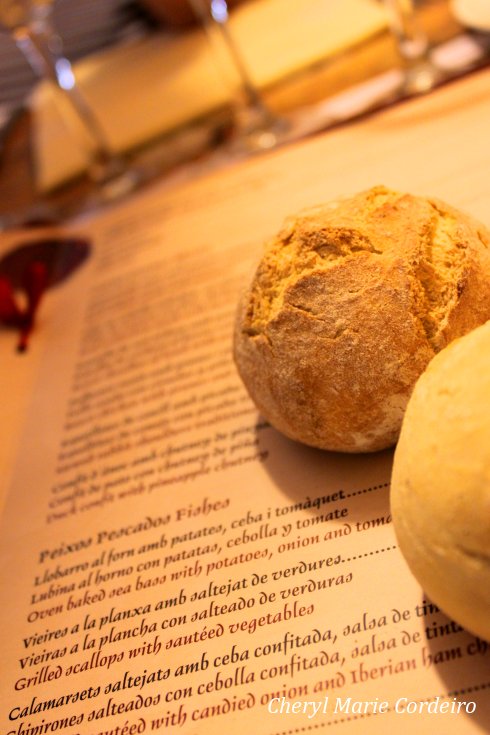 Els Quatre Gats, bread on menu.