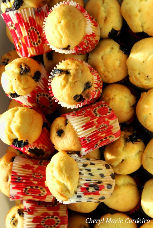 Raisin muffins III