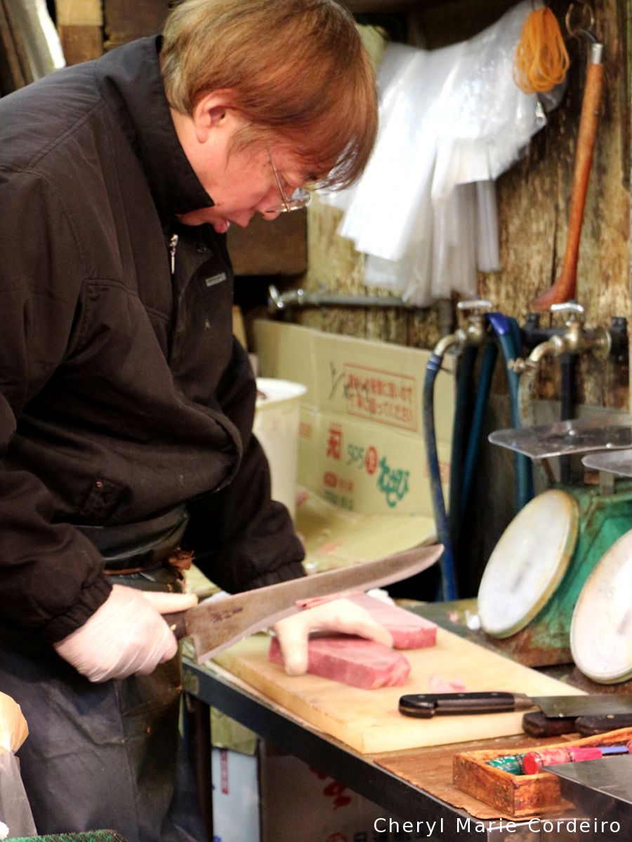 Tsukiji Market (築地市場, Tsukiji Shijō)